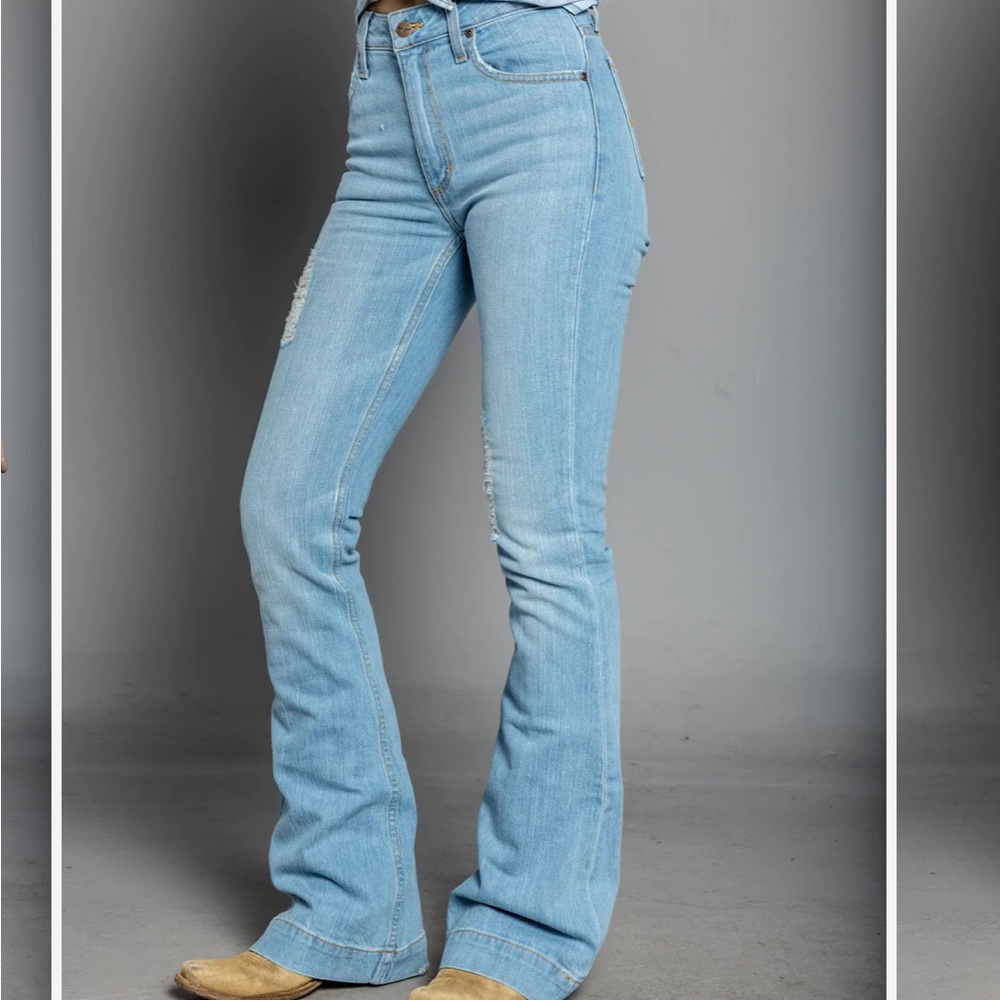 Jennifer sugar fade jeans, like new condition. Only worn 2x. 4/30.